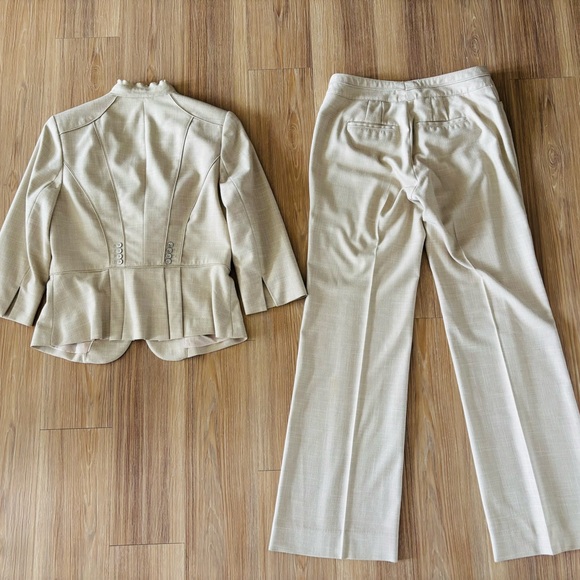 White House Black Market Suit 2 Piece Jacket & Pants Tan Womens 8 Office Career - Picture 2 of 12